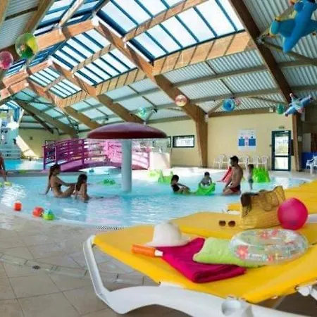 Mobil-home 6/8 Personnes Au Domaine De Kerlann, Camping Pont-Aven